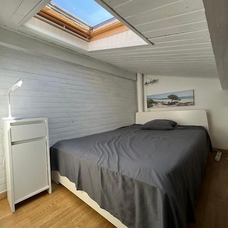 La Maisonnette De Груисан Екстериор снимка